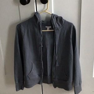 Sweatshirt/crop pants